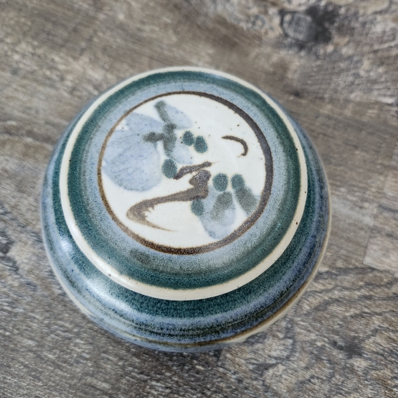 Vintage Pottery Round Container with lid, tea urn, pottery storage - Picture 6 of 8
